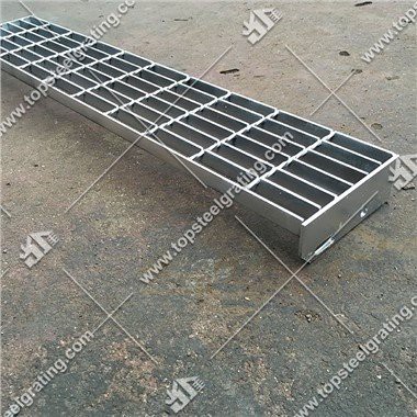 Metalen traptreden buiten